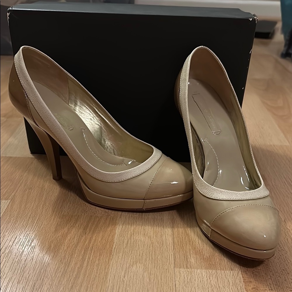 BCBG MaxAzria Patent Cream Women's Platform MA-Phoebe Pumps 9